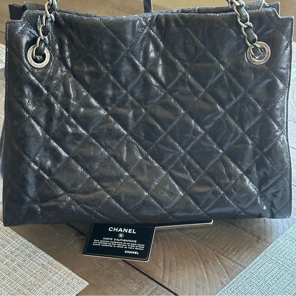 🔥VERY RARE CHANEL 31 Rue CAMBON Glazed Caviar Tote Bag/GUARANTEED AUTHENTIC 🔥 - Picture 3 of 16